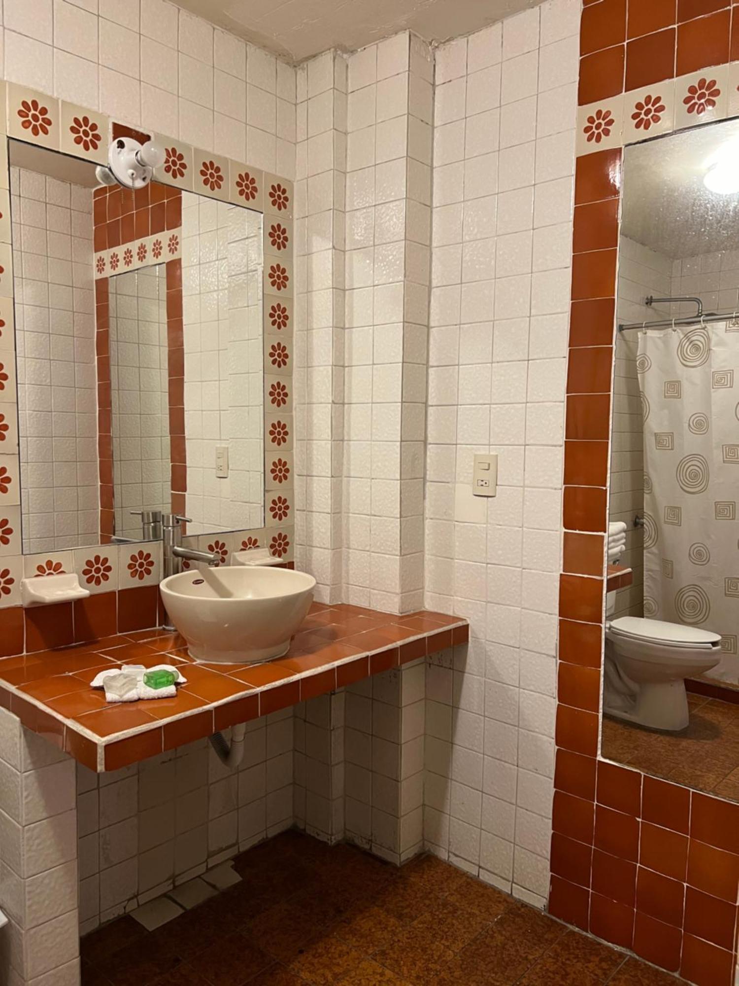 Готель Casa Tlaquepaque Екстер'єр фото